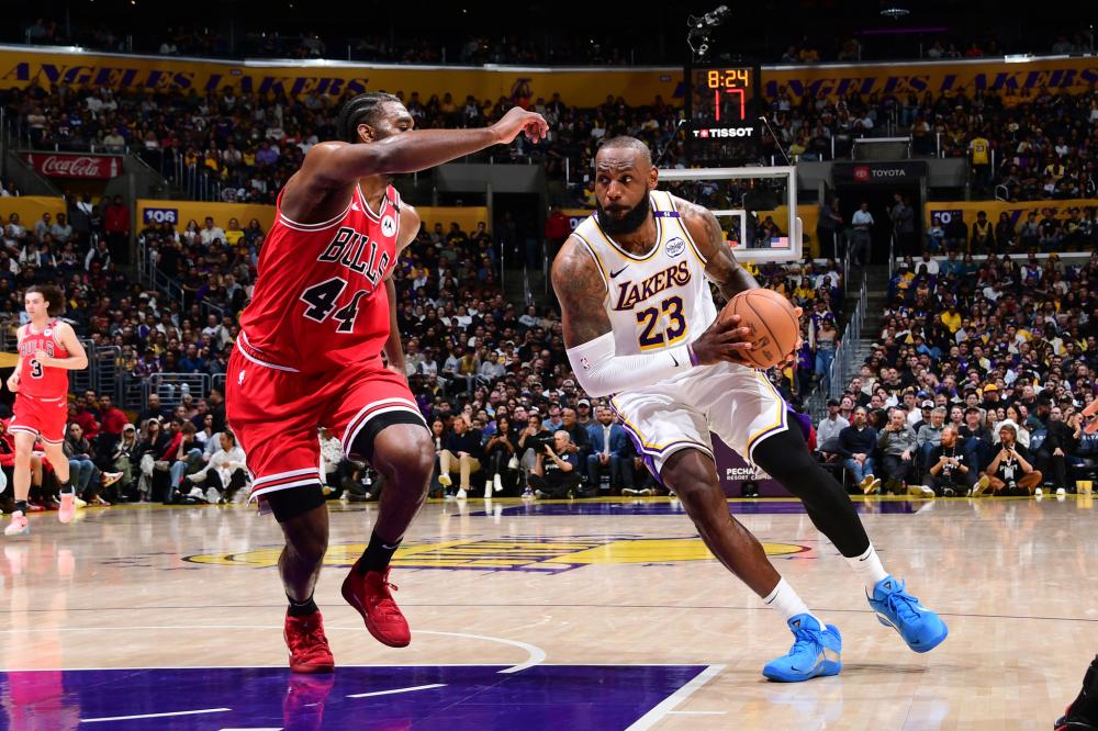 身及背景 身及背景